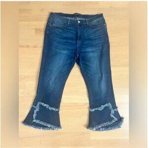 JUDY BLUE Crop Flare Fit Frayed Hem Mid-rise Blue JEANS Sz. 2XL